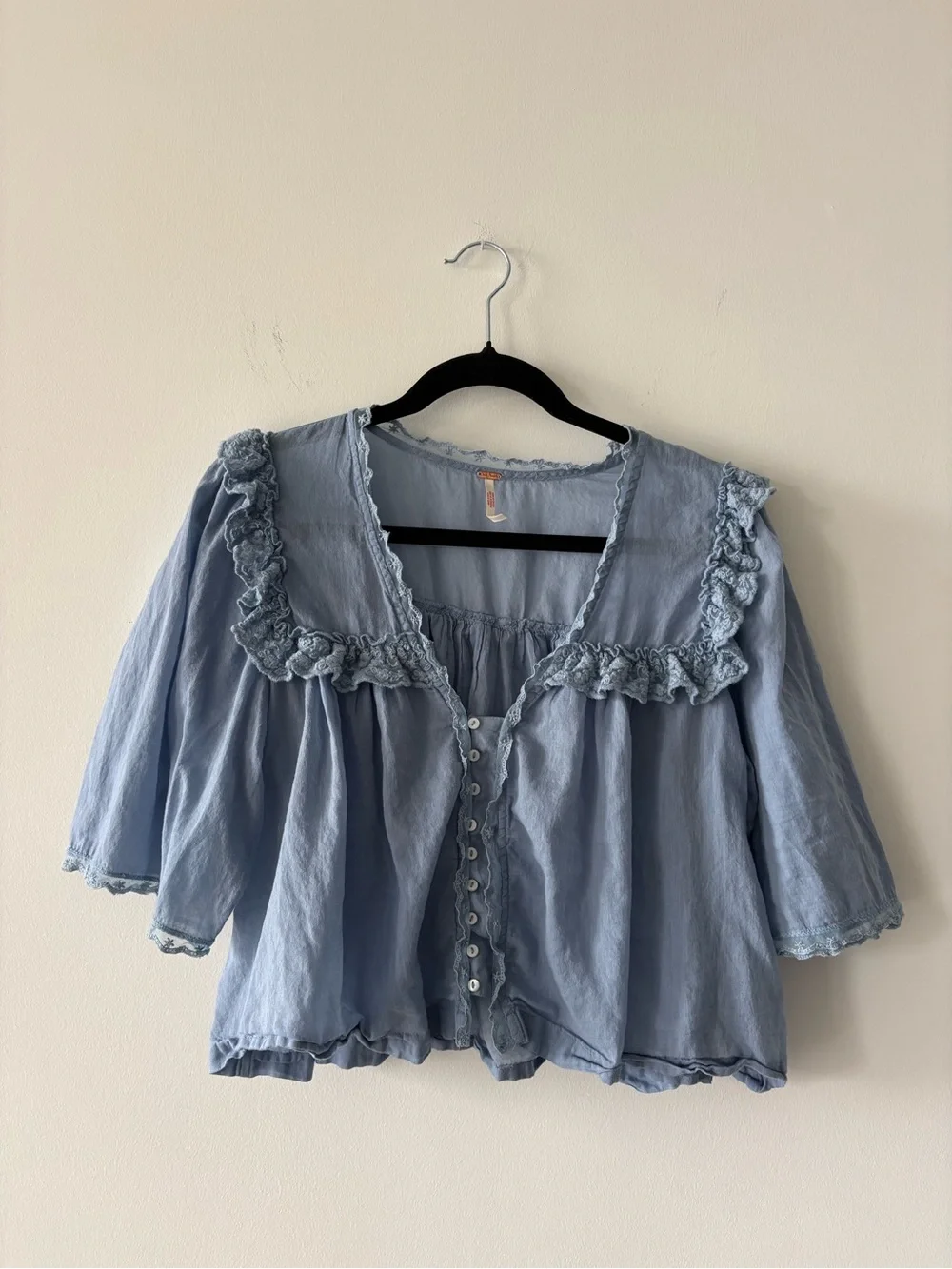 Free People Luna Top color Faded Denim Ruffle-Trim Button Front Blouse Small